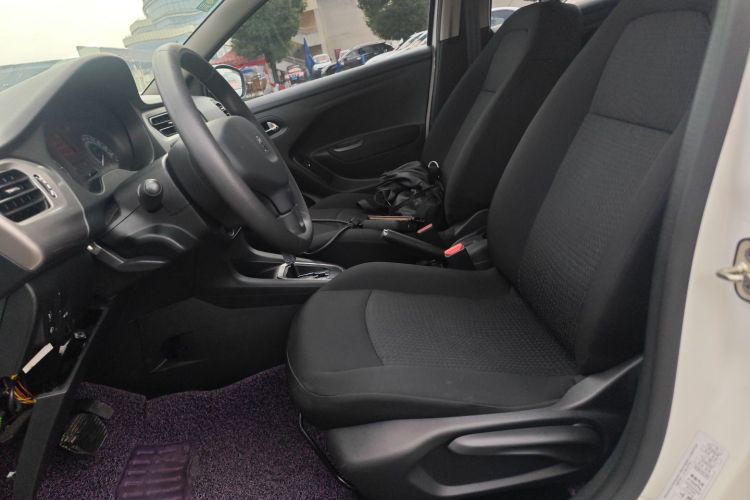 标致301 2014款 1.6L 自动舒适版中控内饰19