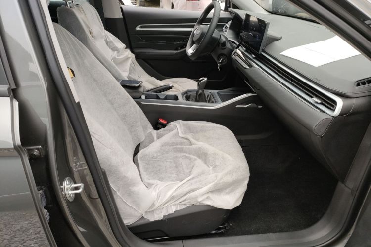 吉利汽车 帝豪 2025款 第4代 1.5L 手动龙腾版局部细节41