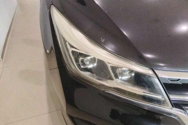 宝骏730 2017款 1.8L iAMT豪华型 7座车身外观8