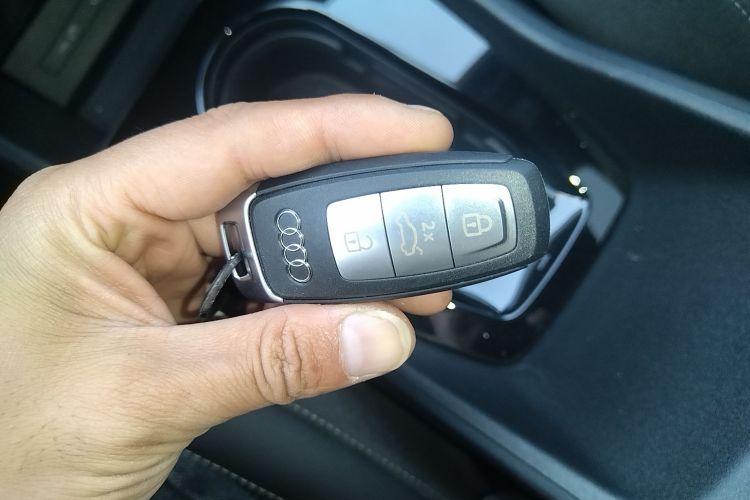 奥迪Q4 e-tron 2024款 40 e-tron 创境版中控内饰11