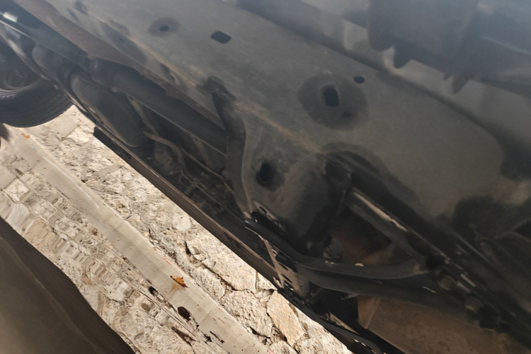 五十铃 瑞迈 2018款 2.8T经典版两驱豪华款加长货厢JE493ZLQ5F局部细节9001