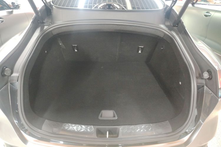 阿维塔06 2025款 Max增程版机舱底盘23