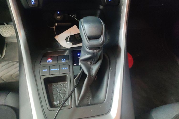 丰田 RAV4荣放 2021款 2.0L CVT两驱风尚版局部细节18