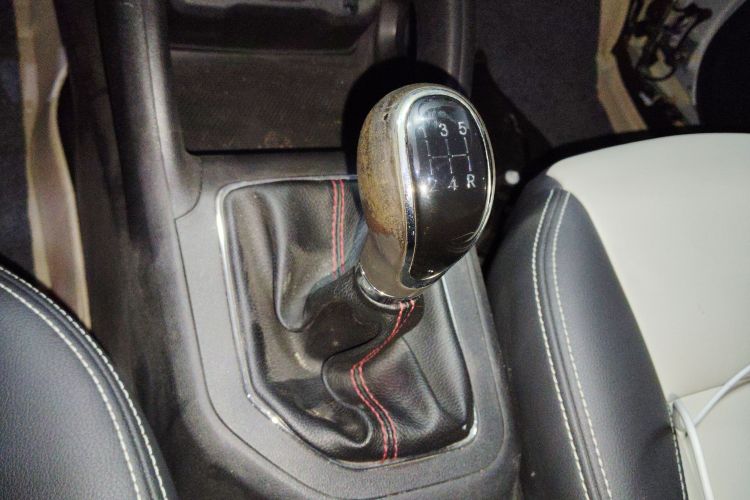 长安CS35 2017款 1.6L 手动豪华型局部细节18