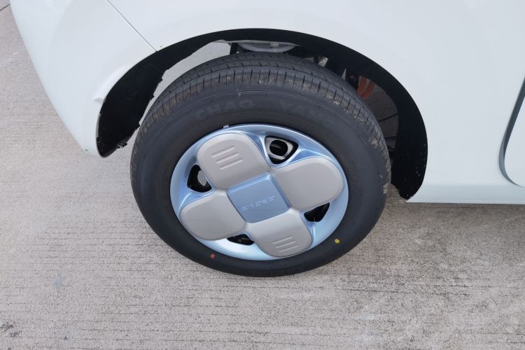 吉利汽车 2024款 熊猫mini 200km 耐力熊车身外观6008