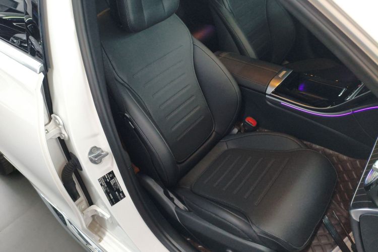 奔驰C级 2022款 改款 C 260 L 运动版局部细节41