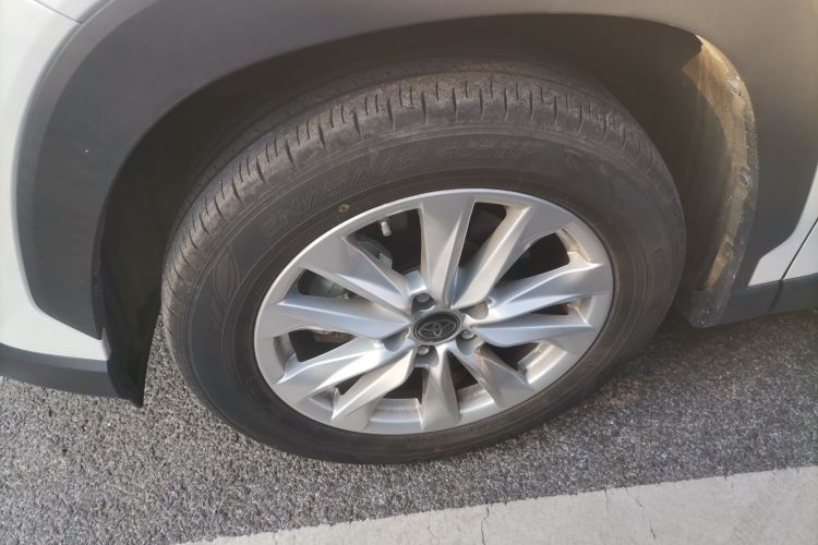 丰田 卡罗拉锐放 2022款 2.0L 先锋版车身外观6007