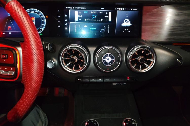 坦克300 2024款 2.0T 征服者中控内饰16