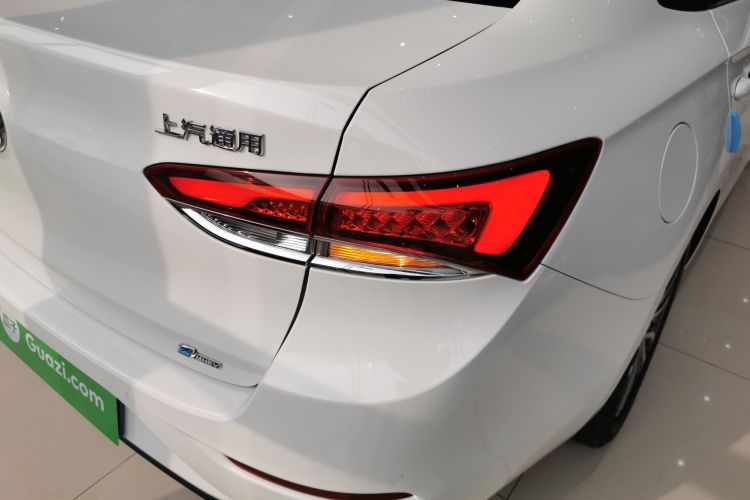 别克 英朗 2021款 改款 1.3T 自动轻混动精英型车身外观9