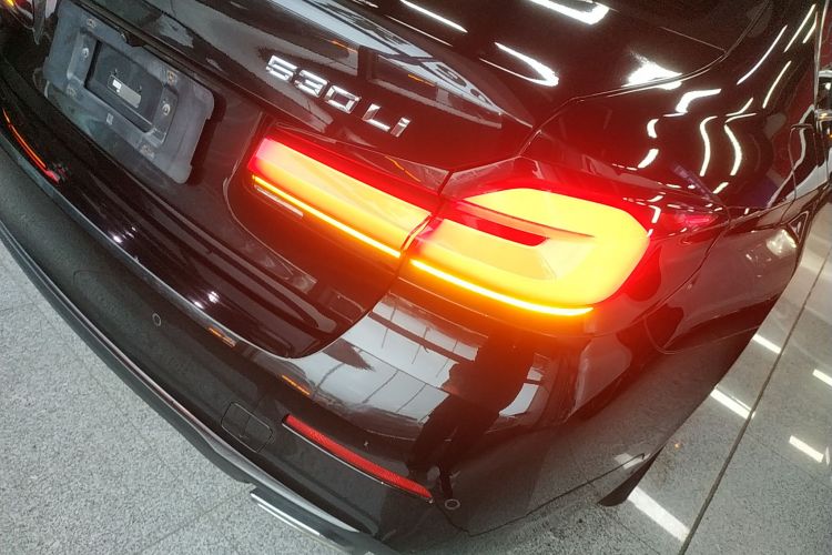 宝马5系 2023款 530Li 领先型 豪华套装车身外观6006