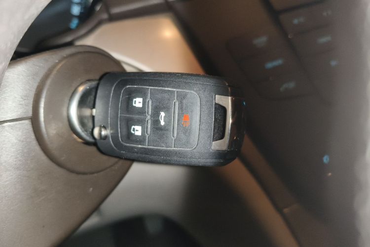 别克 君威 2011款 2.0L 舒适版中控内饰7001