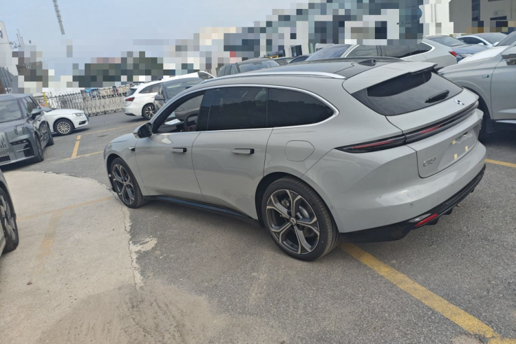 蔚来ET5T 2025款 75kWh Touring车身外观4
