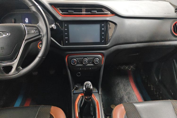 奇瑞 瑞虎3X 2017款 1.5L 手动时尚版中控内饰16