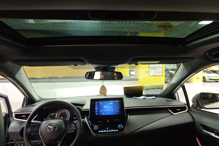 丰田 雷凌 2022款 双擎 1.8H E-CVT运动版局部细节22