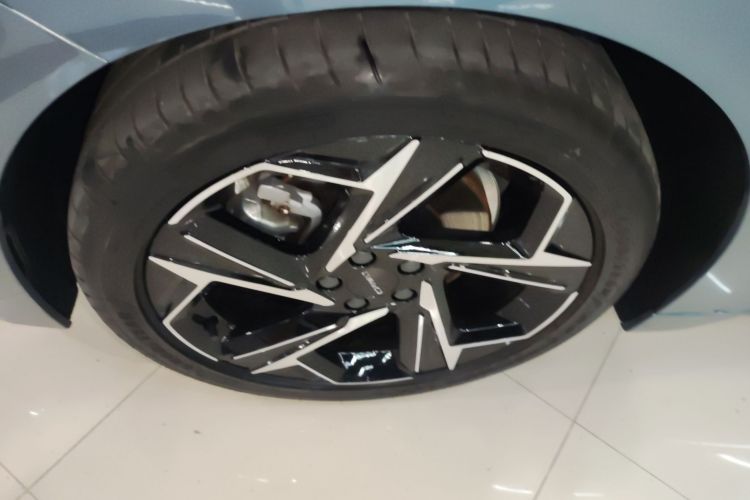 领克07 2024款 EM-P 126长续航 Ultra车身外观35