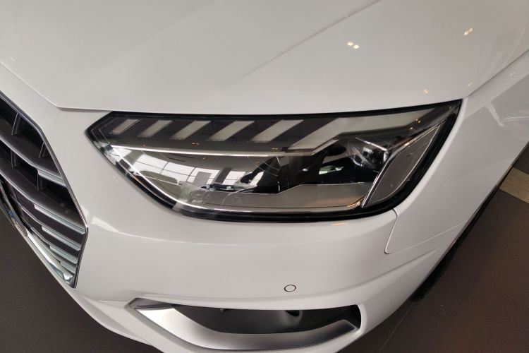 奥迪A4L 2022款 40 TFSI 豪华致雅型车身外观36