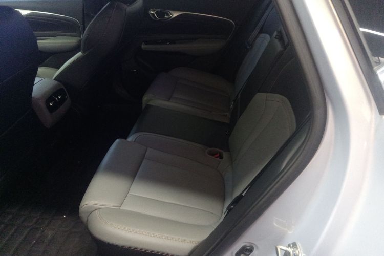 埃安 AION V 2021款 Plus 80 智享科技版 三元锂中控内饰7004