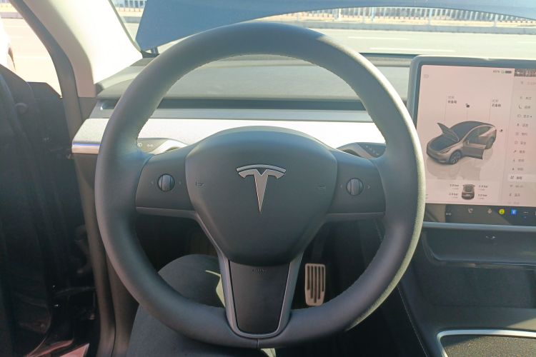 特斯拉 Model Y 2024款 后轮驱动版中控内饰13