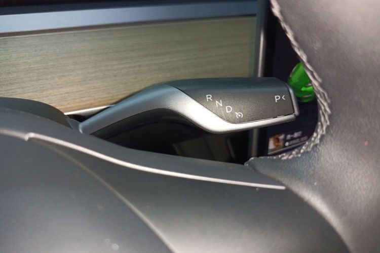 特斯拉 Model Y 2022款 改款 后轮驱动版中控内饰18