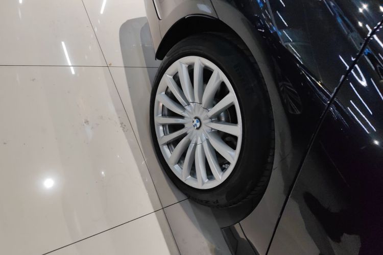 宝马7系 2018款 730Li 领先型 卓越套装车身外观6008