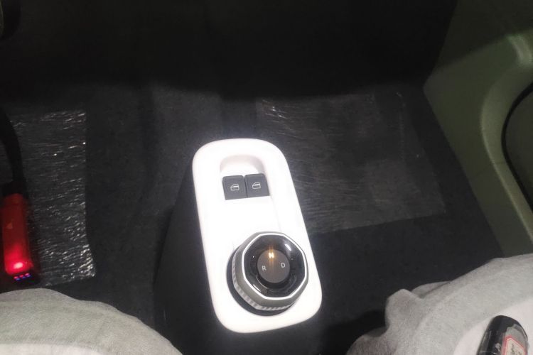 吉利银河 2025款 210km 熊猫骑士中控内饰18