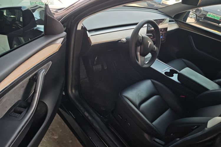 特斯拉 Model Y 2022款 改款 后轮驱动版中控内饰7003