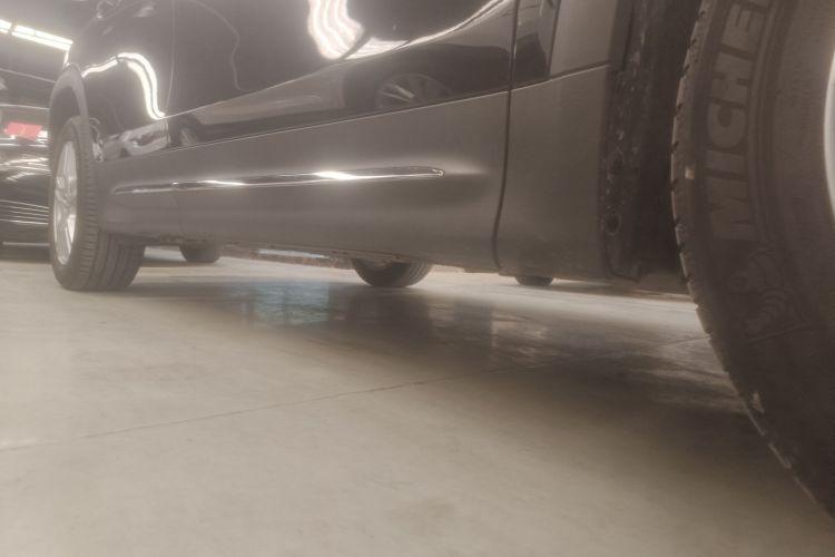 奔驰GLB 2023款 GLB 220 动感型局部细节9001