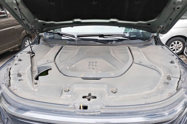 蓝电E5 2023款 1.5L DE-i 110KM旗舰型 7座机舱底盘24