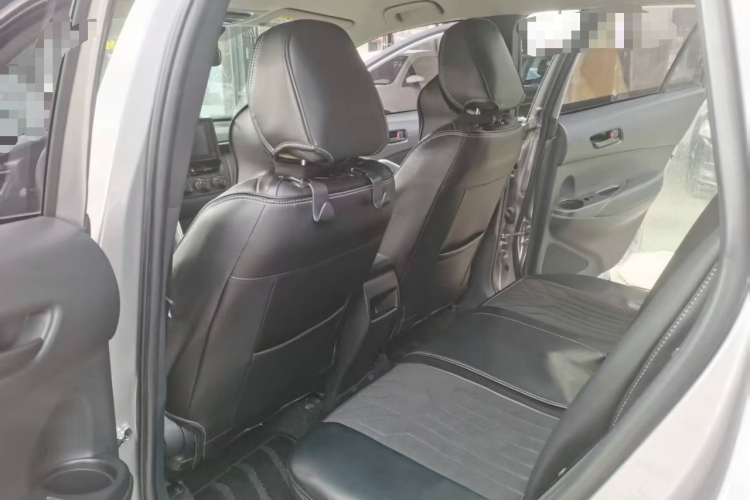 丰田 卡罗拉锐放 2022款 2.0L 先锋版中控内饰21