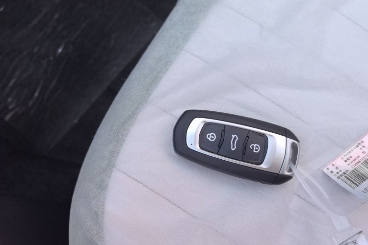 吉利银河 2025款 210km 熊猫骑士中控内饰11