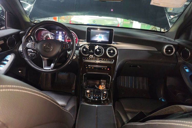 奔驰GLC 2019款 改款 GLC 260 L 4MATIC 豪华型中控内饰12