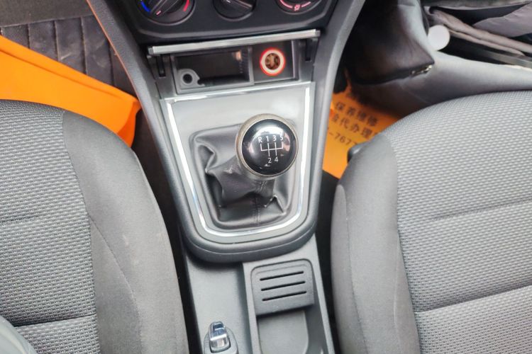 大众 宝来 2016款 1.6L 手动时尚型中控内饰18