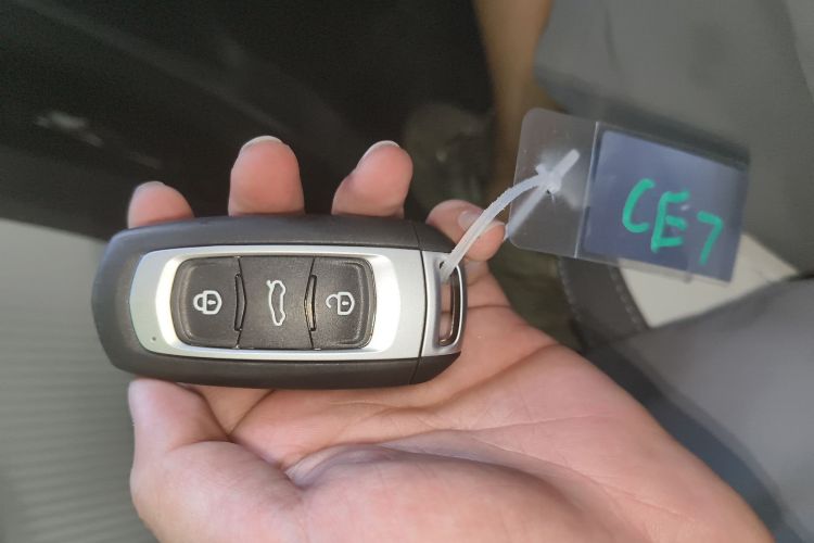 吉利银河 2025款 210km 熊猫卡丁中控内饰7001