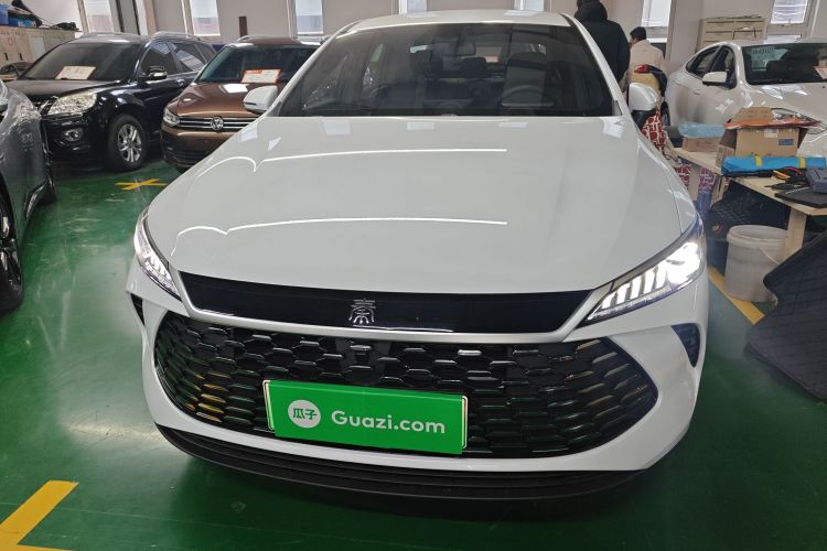 比亚迪 秦PLUS 2025款 DM-i 智驾版 55KM领先型车身外观2