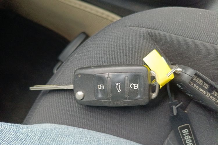 大众 朗逸 2013款 1.6L 手动风尚版中控内饰7001