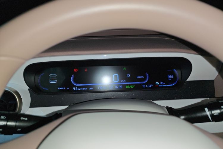 吉利银河 2025款 210km 熊猫卡丁中控内饰14