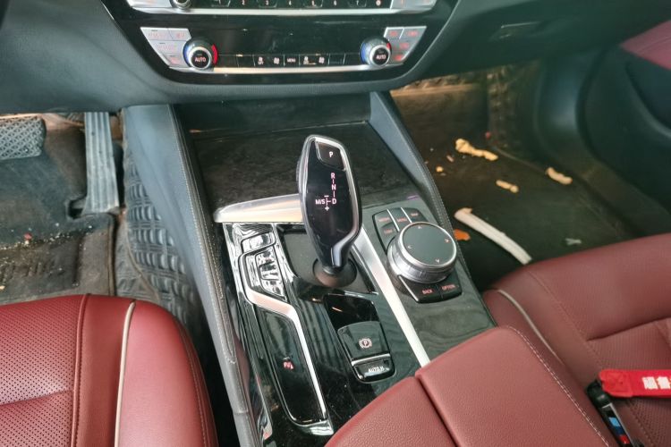 宝马5系 2022款 改款二 525Li M运动套装中控内饰18