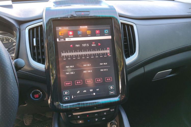 SWM斯威汽车 SWM斯威X7 2018款 1.5T 手动豪华型 7座中控内饰16