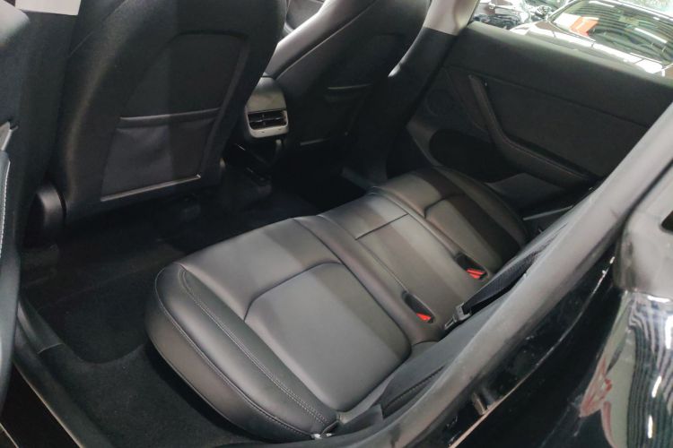 特斯拉 Model Y 2022款 改款 后轮驱动版中控内饰21