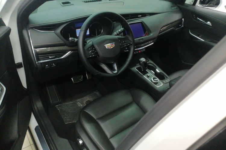 凯迪拉克XT4 2018款 28T 四驱领先运动型中控内饰12