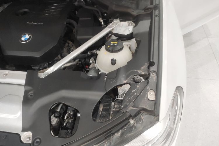 宝马X3 2021款 xDrive25i M运动套装机舱底盘26