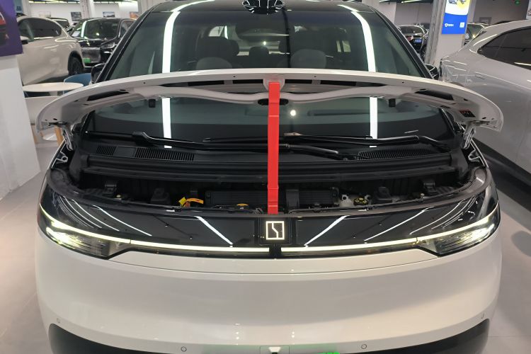 极氪MIX 2025款 长续航智驾版机舱底盘24