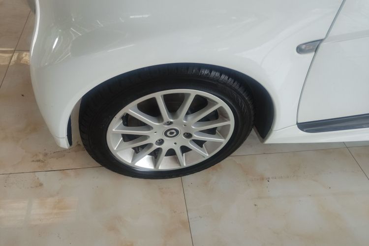 smart fortwo 2012款 1.0 MHD 硬顶舒适版车身外观6007