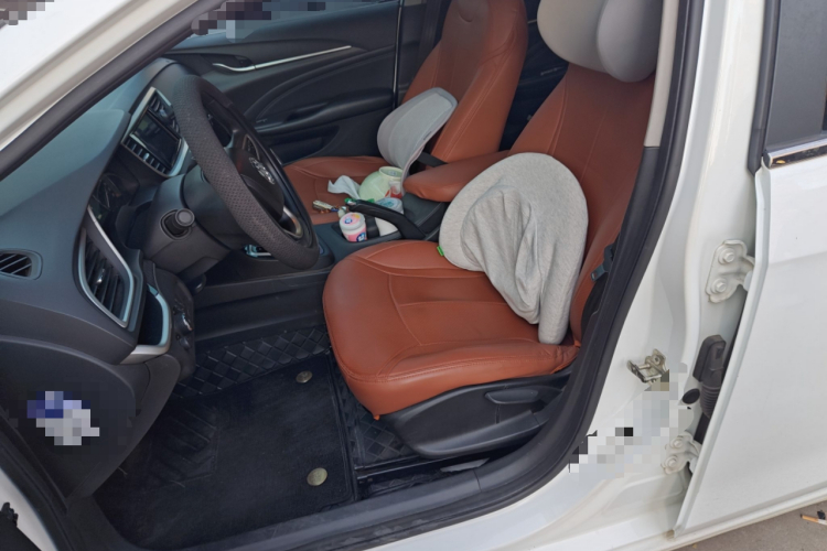 别克 英朗 2015款 15N 自动豪华型中控内饰19