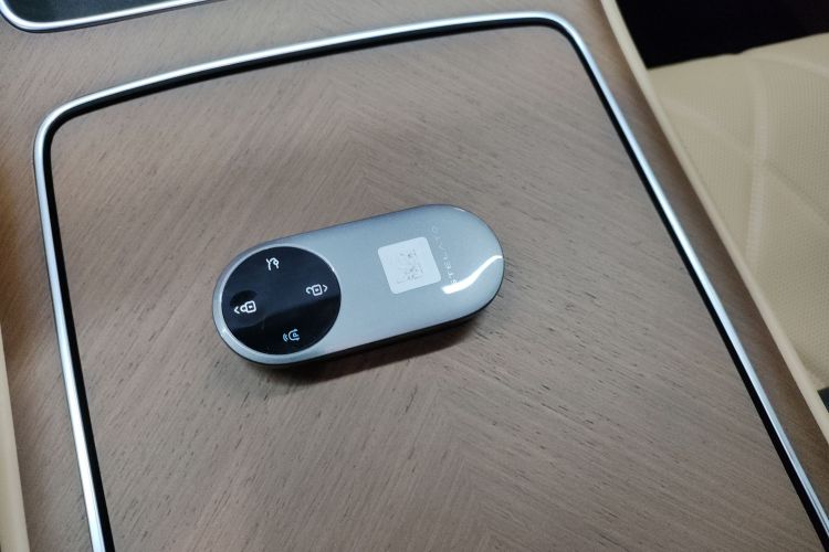 鸿蒙智行 享界S9 2024款 纯电 Ultra 四驱旗舰版中控内饰11