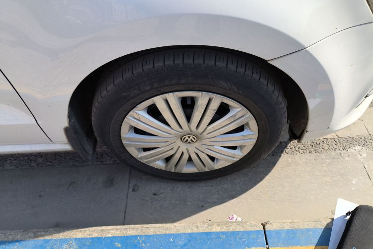 大众 Polo 2016款 1.6L 自动舒适型车身外观10