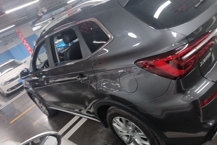 荣威RX5 2023款 PLUS 330TGI 自动领潮智惠版车身外观4