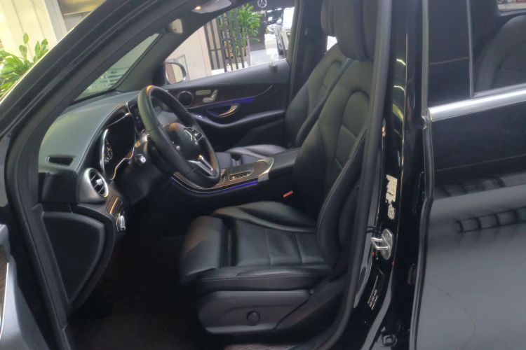 奔驰GLC 2020款 GLC 260 L 4MATIC 豪华型中控内饰19
