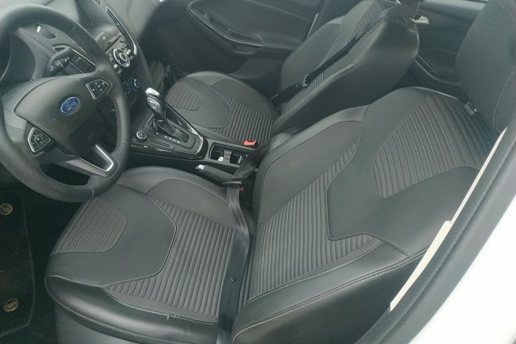 福特 福克斯 2018款 三厢经典 1.6L 自动风尚型智行版局部细节19