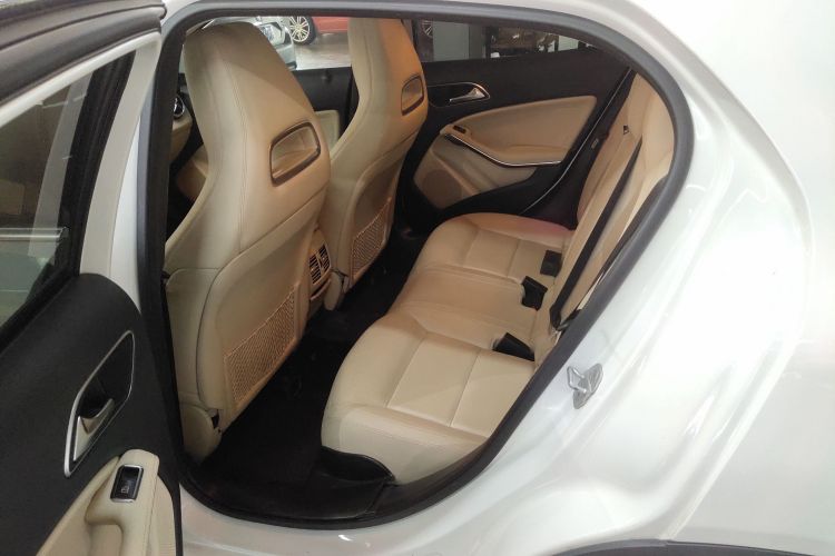 奔驰GLA 2016款 GLA 200 动感型中控内饰7004